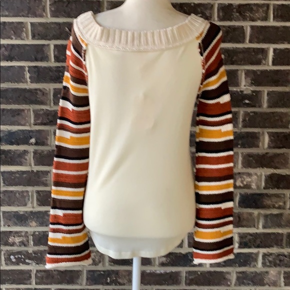 🆕 Altar’d State Thermal Top with sweater sleeves - Picture 5 of 12